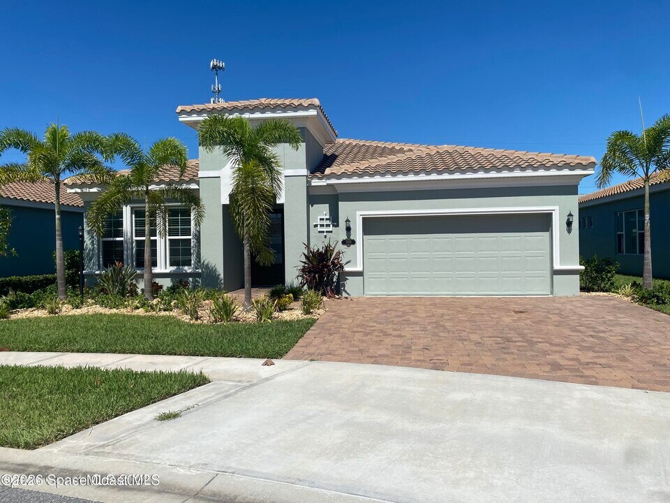 3889 Poseidon Way in Melbourne, FL - Building Photo