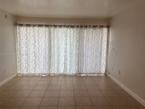 15389 S Dixie Hwy in Palmetto Bay, FL - Foto de edificio - Building Photo