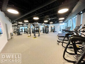 2145 N Elston Ave, Unit 1 in Chicago, IL - Foto de edificio - Building Photo