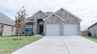 7814 Willow Ct in Greenville, TX - Building Photo