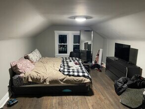 1524 E Algonquin Rd in Des Plaines, IL - Foto de edificio - Building Photo