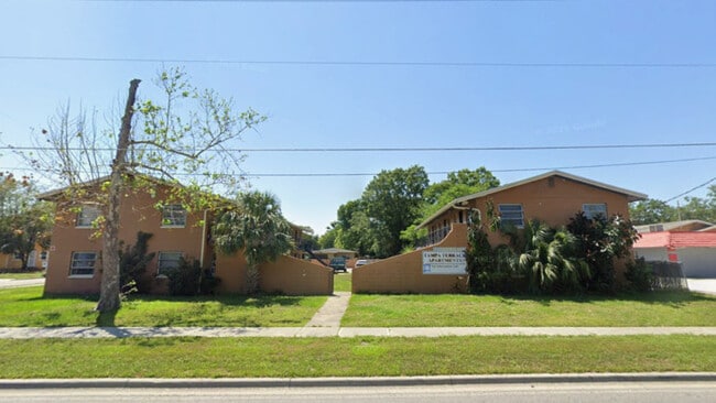 property at 218 S Tampa Ave