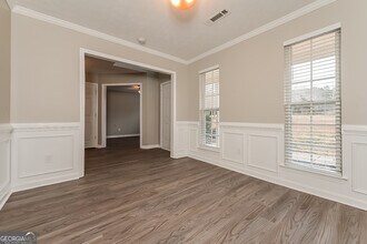 604 Longstreet Ln in Locust Grove, GA - Foto de edificio - Building Photo