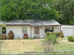 857 Twin Oak Dr in Hillsboro, MO - Building Photo