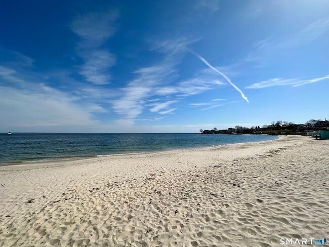 40 Parkway S in New London, CT - Foto de edificio - Building Photo