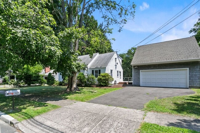 328 Alma Dr