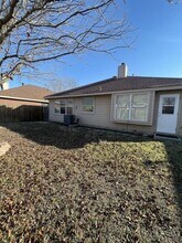 625 Hutchins Dr in Crowley, TX - Building Photo - Building Photo