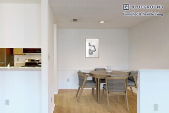 13116 Autumn Woods Way in Fairfax, VA - Building Photo - Building Photo