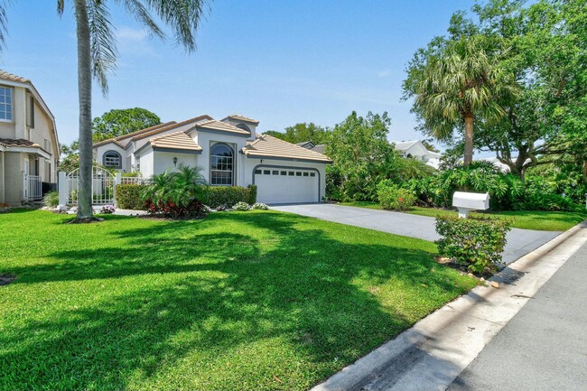 6867 Briarlake Cir in West Palm Beach, FL - Foto de edificio - Building Photo