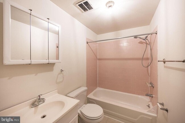 1534 S 4th St in Philadelphia, PA - Building Photo - Building Photo