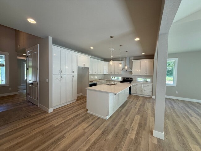 9423 McKenna Falls Rd W in Bremerton, WA - Building Photo - Building Photo