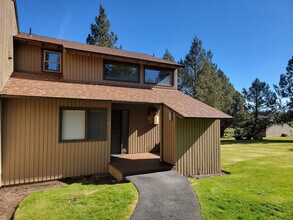 6901 Robin Ct in Redmond, OR - Building Photo - Building Photo