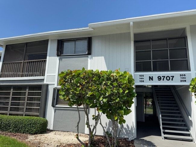 9707 Hammocks Blvd in Miami, FL - Building Photo - Building Photo