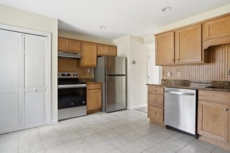 4 Linda Ln in Stratham, NH - Building Photo - Building Photo