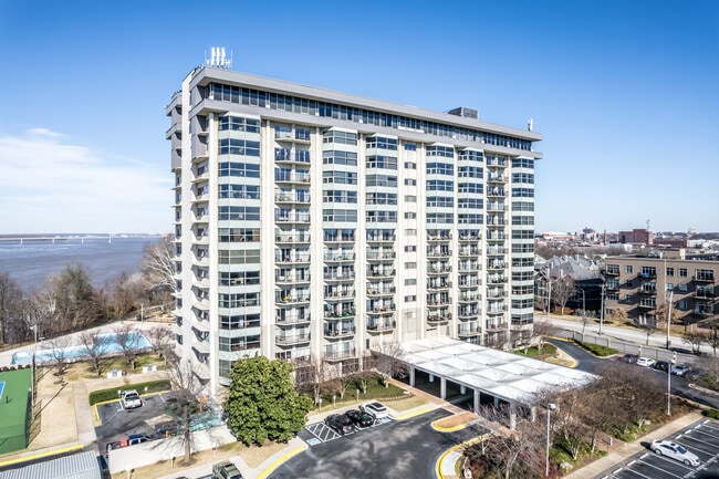 River Tower at South Bluffs