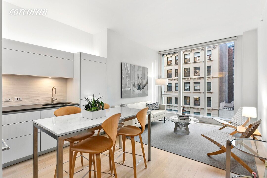 241 5th Ave-Unit -: 9A in New York, NY - Building Photo