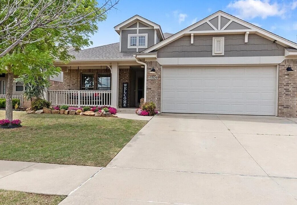 15509 Boulder Dr in Edmond, OK - Foto de edificio