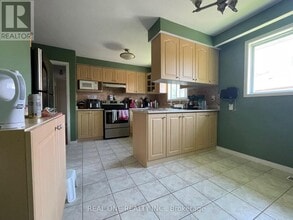 20 Mallaby Rd in Toronto, ON - Building Photo - Building Photo