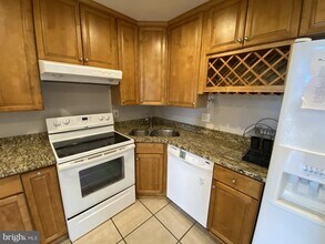 1712 12th St S in Arlington, VA - Building Photo - Building Photo