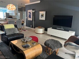 1095 Partridge Cir in Naples, FL - Building Photo