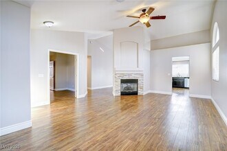 256 Baring Cross St in Henderson, NV - Building Photo - Building Photo