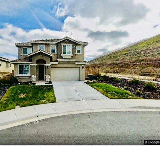 property at 31 Cortina Ct