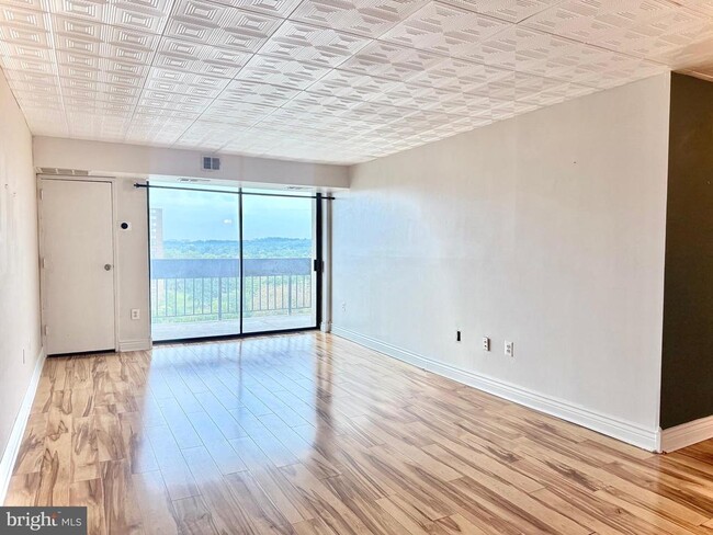 5300 Holmes Run Pkwy