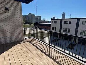 1345 Keosauqua Way in Des Moines, IA - Building Photo - Building Photo