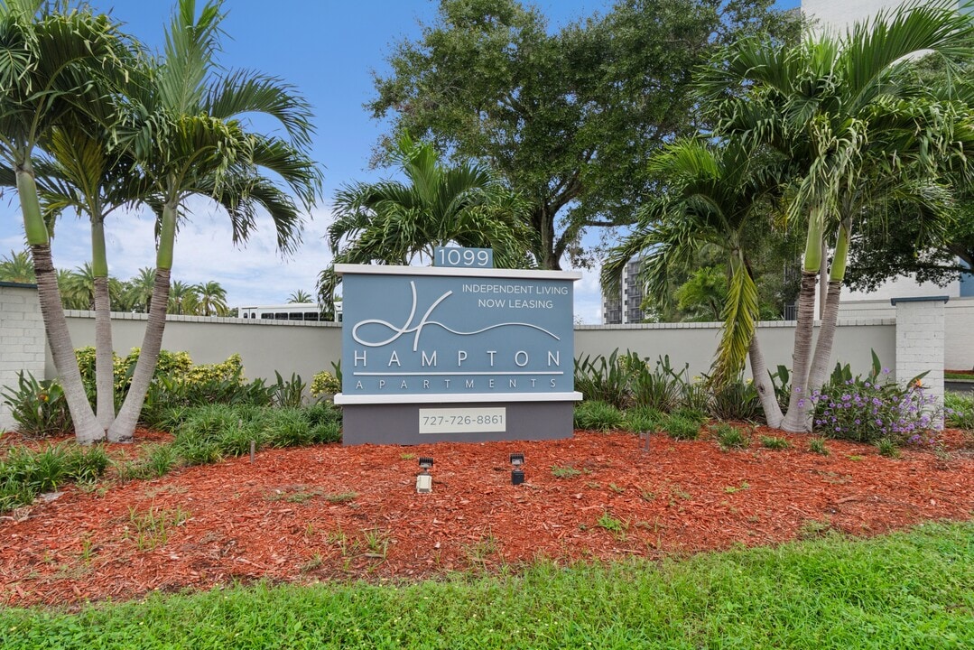 Hampton Apartments in Clearwater, FL - Foto de edificio