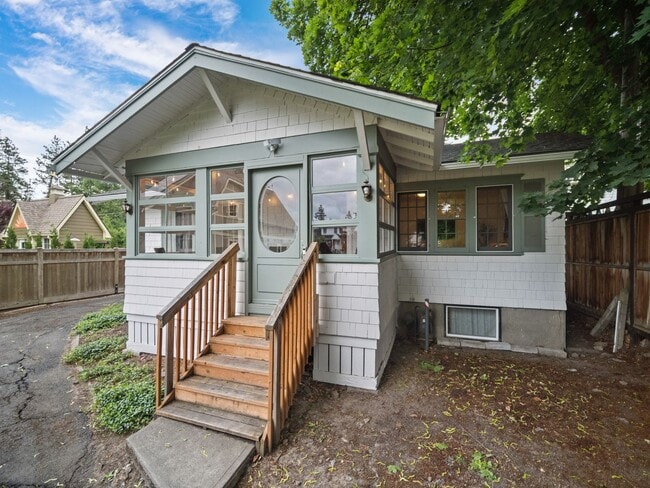 property at 614 E 18th Ave