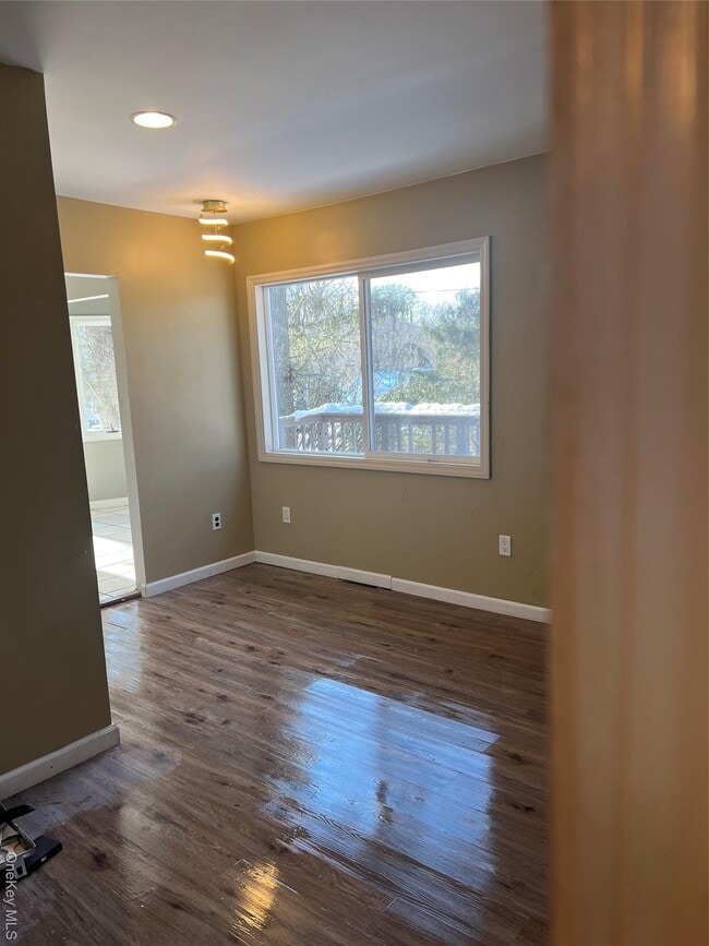 49 Hilltop Dr in Monroe, NY - Building Photo - Building Photo