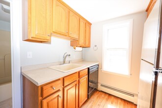 150 Neponset St in Canton, MA - Foto de edificio - Building Photo