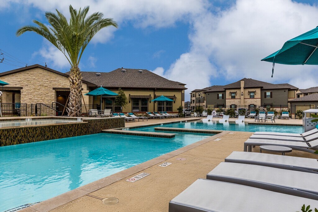 Hawthorne at Crenshaw Apartments in Pasadena, TX