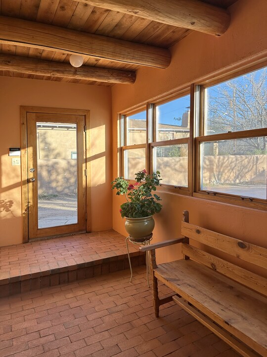 721 W Manhattan Ave, Unit A in Santa Fe, NM - Foto de edificio