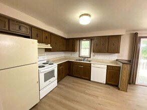 6816 N Parkwood Dr in Peoria, IL - Building Photo - Building Photo