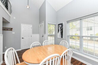 2502 Chaseway Ct in Indianapolis, IN - Building Photo - Building Photo