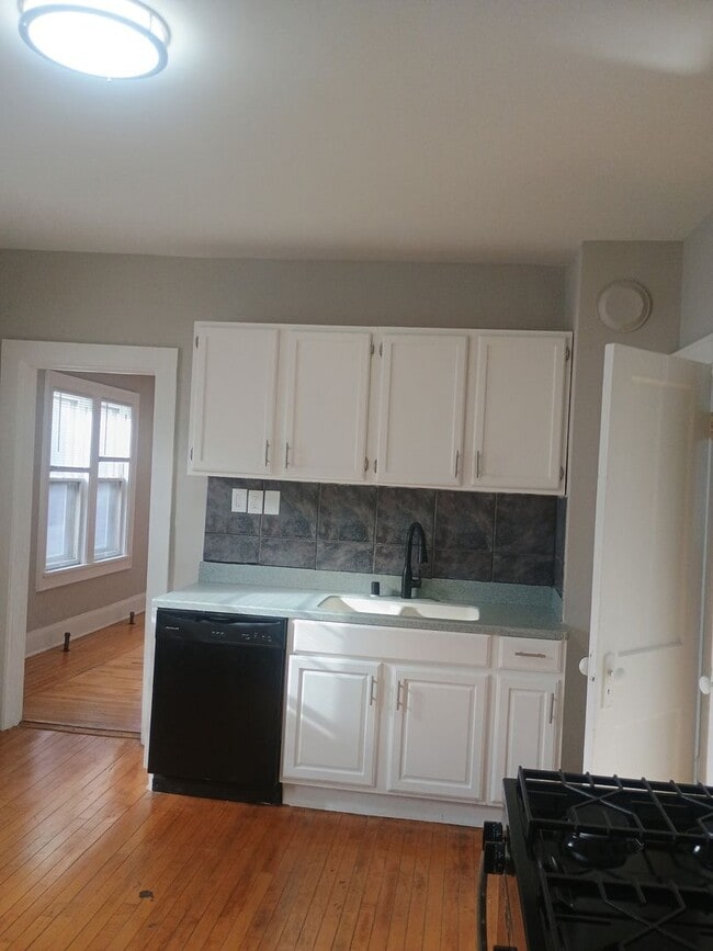 property at 1650 N Arlington Pl