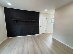 8672 Hudson Ave in Warren, MI - Building Photo - Building Photo