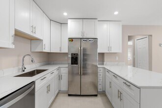 301 SE 12th Ave in Boynton Beach, FL - Building Photo - Building Photo