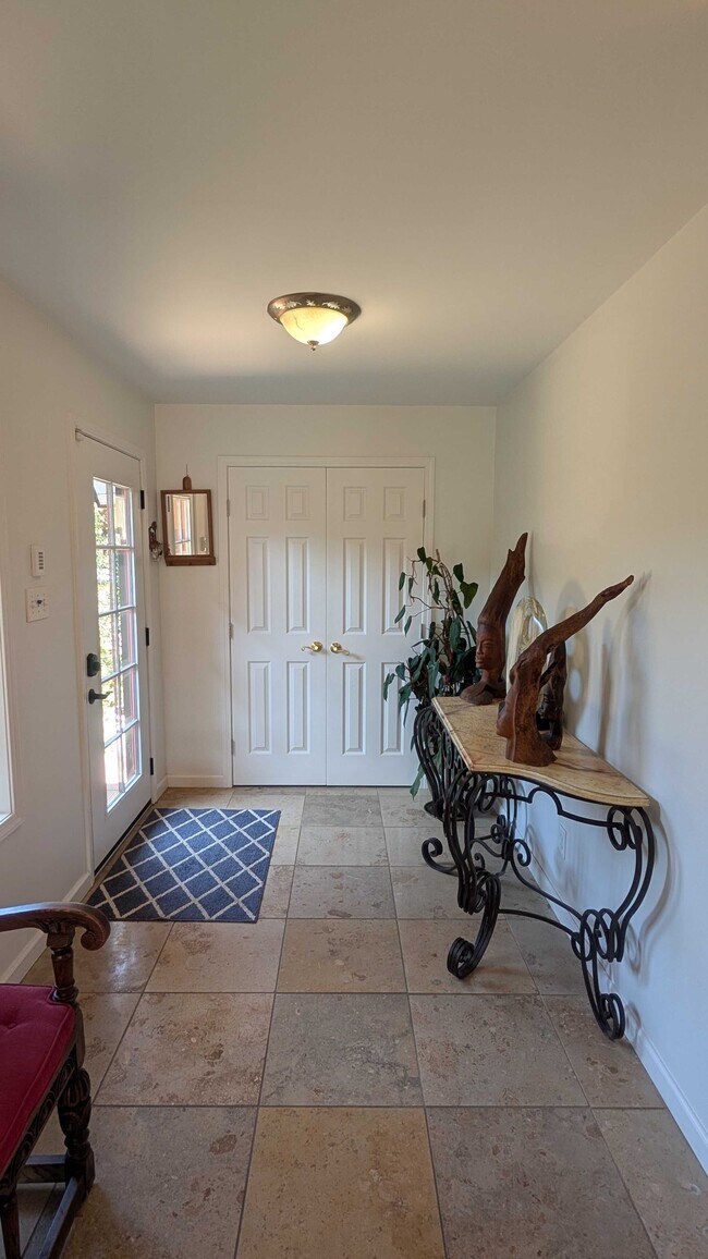 402 Haydon St in Healdsburg, CA - Building Photo - Building Photo