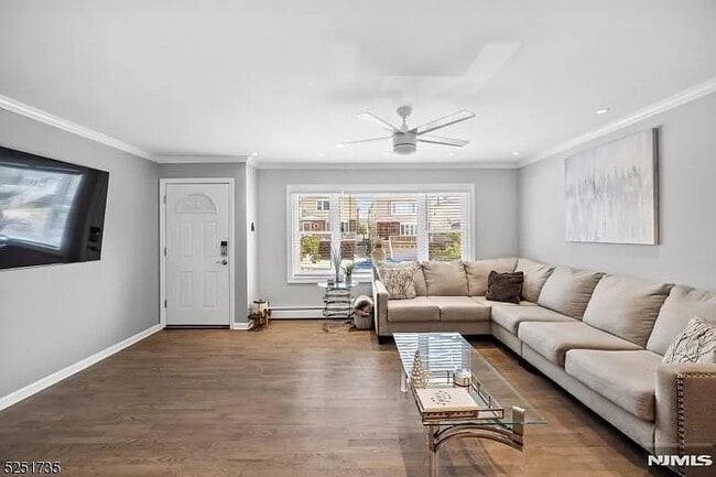 511 Davis Ave, Unit 2nd Floor