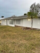 4351 Orange Grove Blvd in North Fort Myers, FL - Building Photo