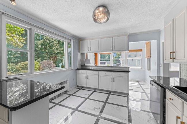 210 Raymond Rd, Unit 1