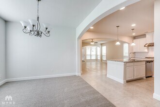 3301 Damsel Sauvage Ln in Lewisville, TX - Foto de edificio - Building Photo