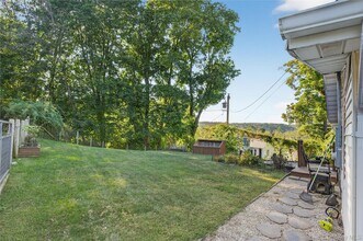 9 Wickes Ln in Wappingers Falls, NY - Building Photo - Building Photo