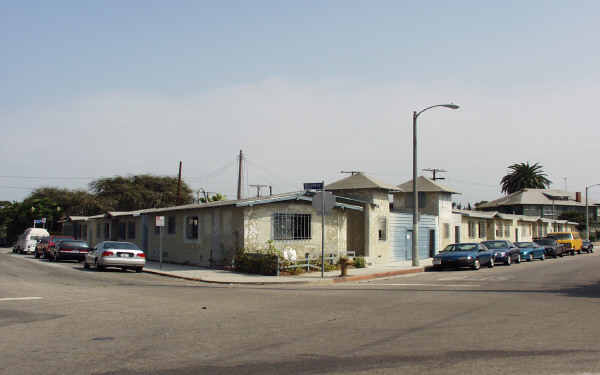 1004 Electric Ave in Venice, CA - Building Photo