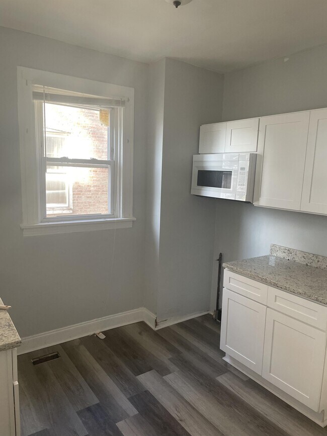 631 Dumbarton Ave photo'