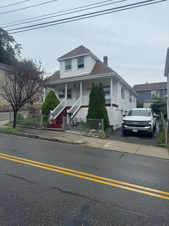 537 Park Ave in Revere, MA - Foto de edificio