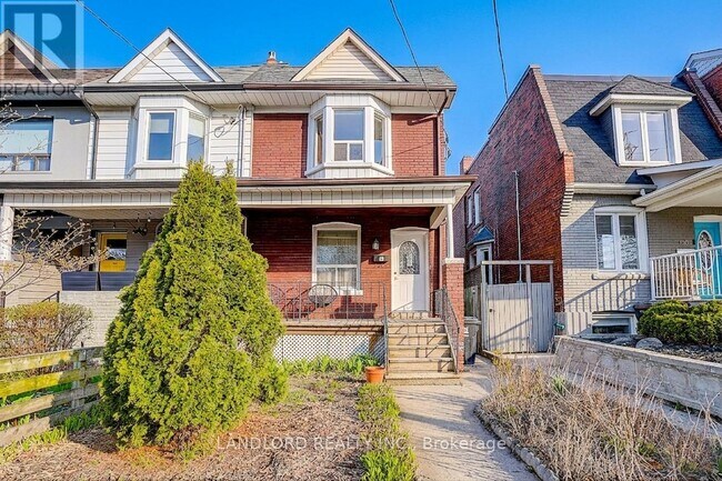 96 Wiltshire Ave in Toronto, ON - Building Photo - Building Photo