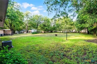 2052 Gruene Rd in New Braunfels, TX - Building Photo - Building Photo